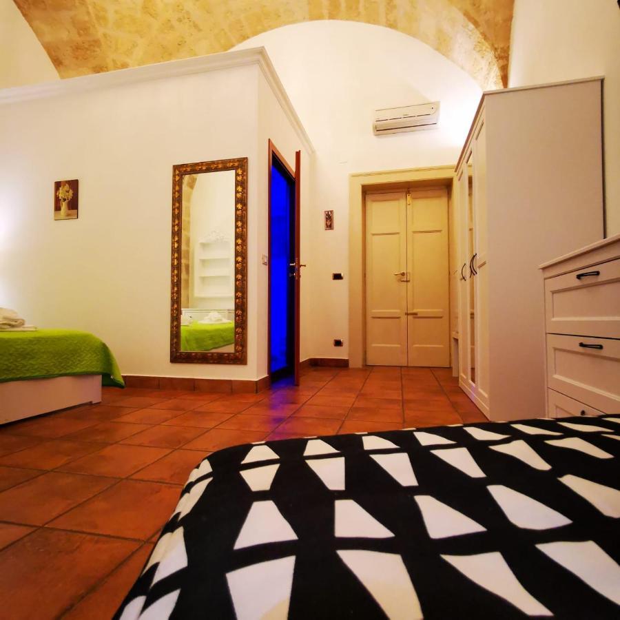 Room N.22 Suite & Apartment Таранто Екстер'єр фото